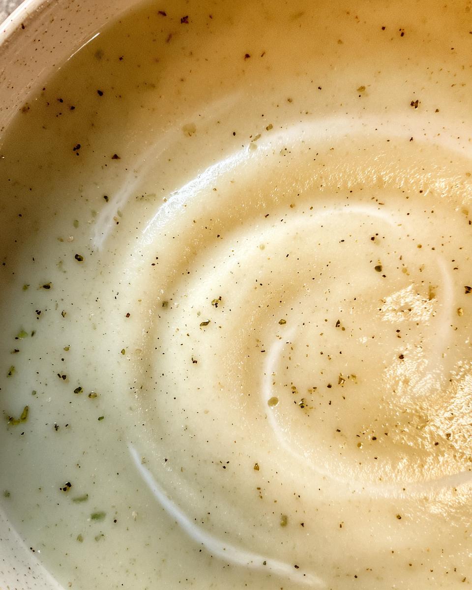 Easy Roasted Cauliflower Soup - detail 1