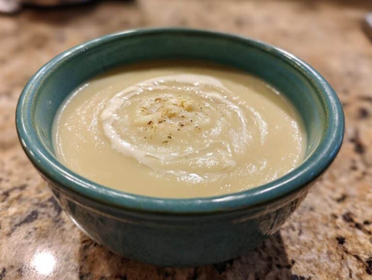 Easy Roasted Cauliflower Soup